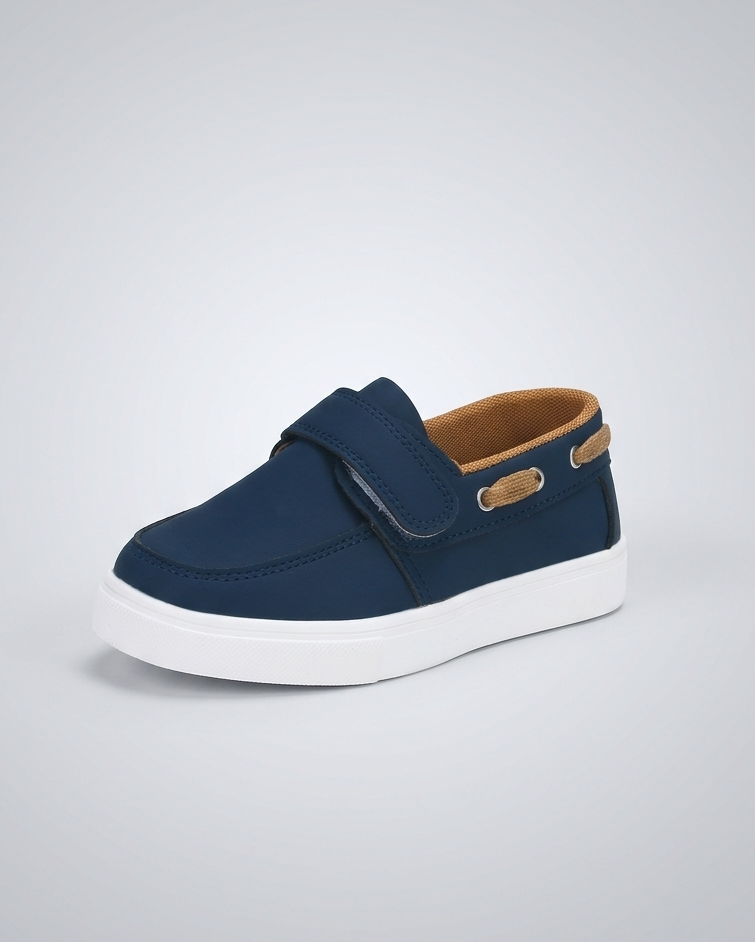 Zapato clásico con diseño moderno en España