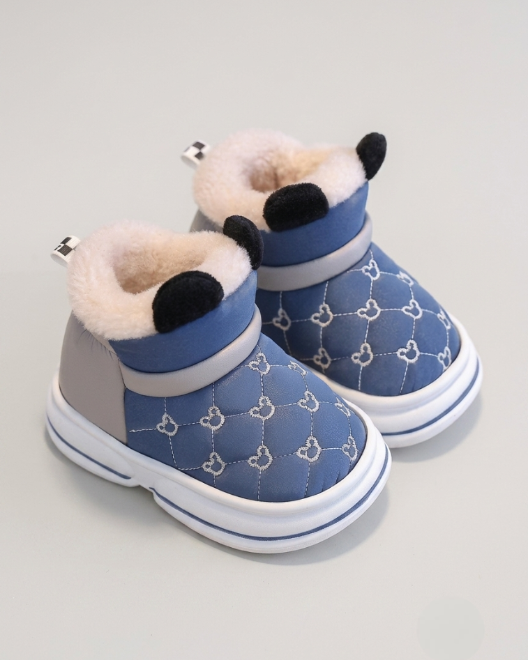 Zapato de invierno cálido con diseño moderno en España