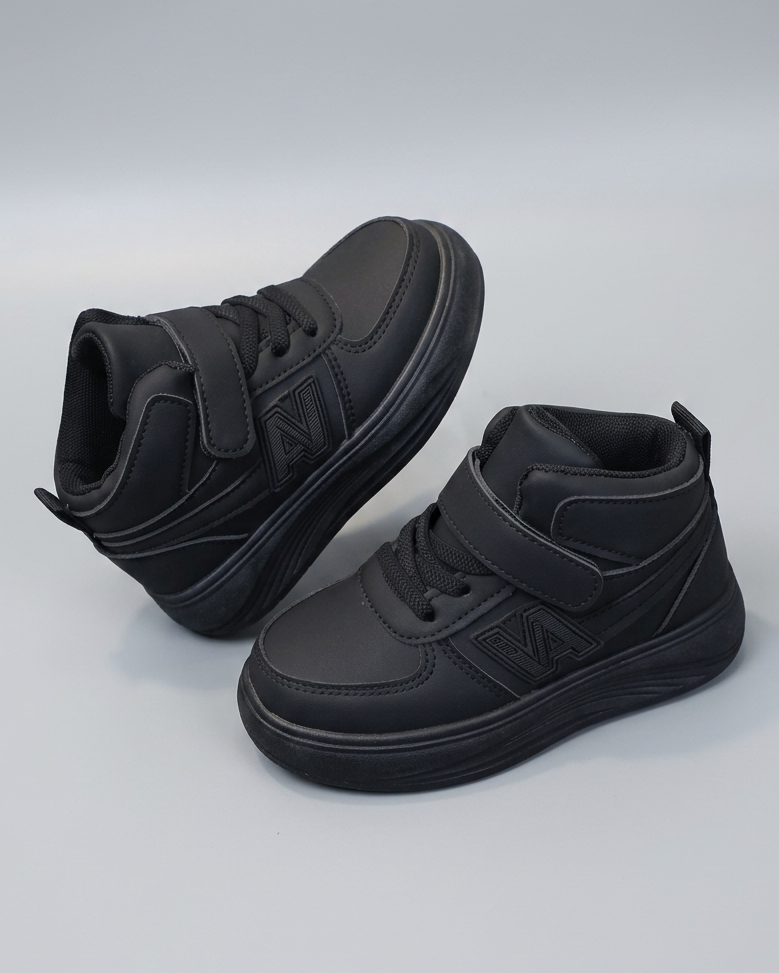 Zapatillas deportivas modernas para niños en España
