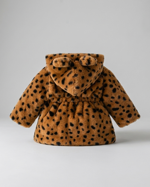 Abrigo niña invierno de pelo sintético con estampado de leopardo y capucha con orejitas en España