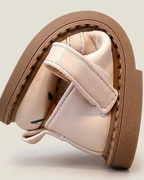 Zapato clásico de verano para niñas con bordado de flores en España 