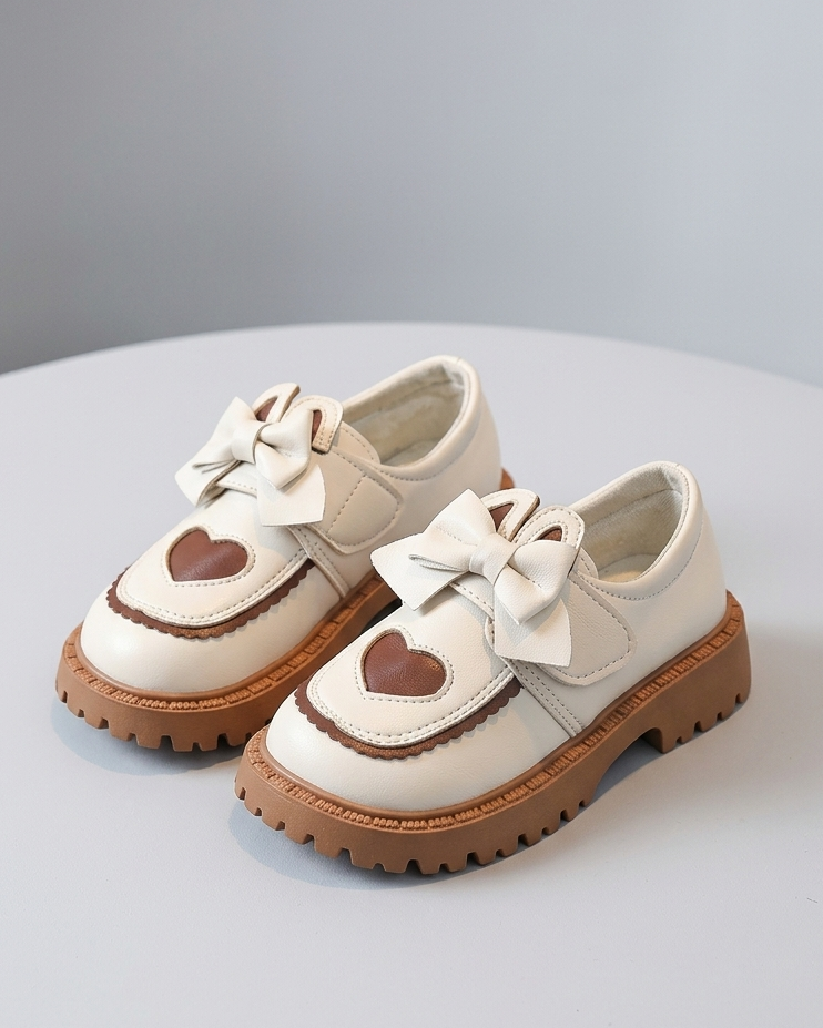 Zapato clásico elegante para niña con diseño de lazo frontal en España