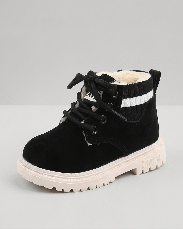 Zapatos de invierno cálidos para niños en España