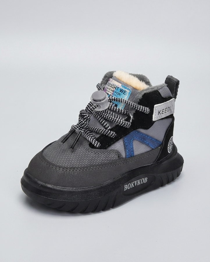 Zapato de invierno cálido con diseño moderno en España