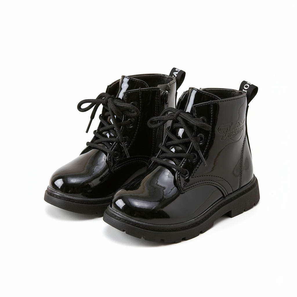 Botas de invierno con diseño de charol estilo moderno y un toque clásico y elegante vista completa
