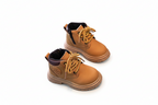 Botas para niños con forro interior cálido y suave y diseño moderno en España