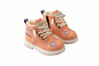 Bota de invierno con diseño moderno y atractivo bordado floral en España