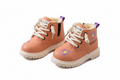 Bota de invierno con diseño moderno y atractivo bordado floral en España