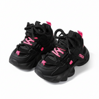 Zapatillas deportivas negras con detalles rosas, modernas para niñas en España