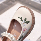 Zapato elegante para niña con diseño moderno en España