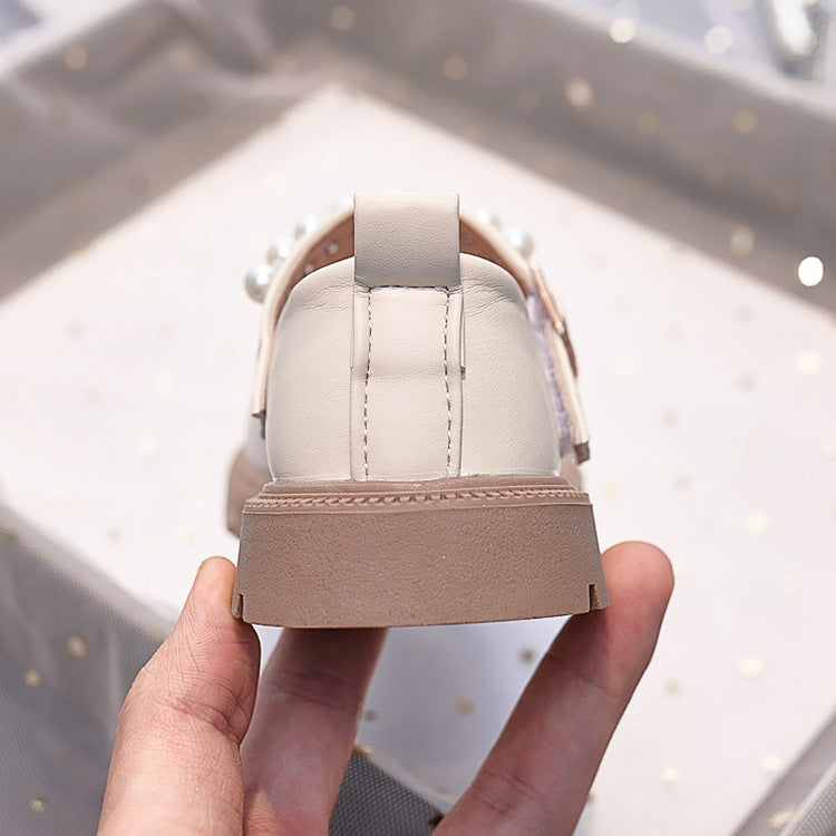 Zapato elegante para niña con diseño moderno en España