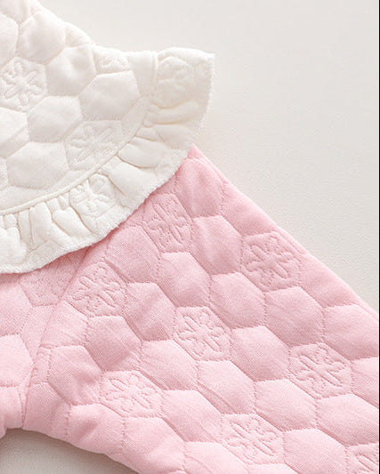 Conjunto niña 3 piezas rosa: suéter, camiseta arcoíris y pantalón vaquero con flores crochet en España