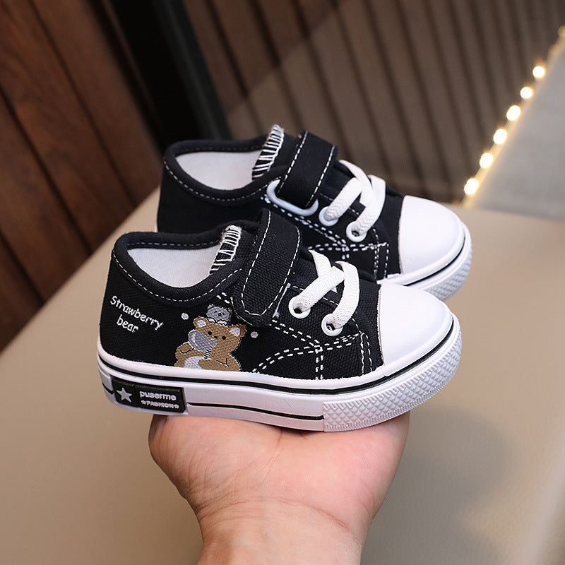 Zapato infantil con diseño de oso caricaturesco