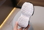 Zapatillas deportivas para niños con diseño moderno en España