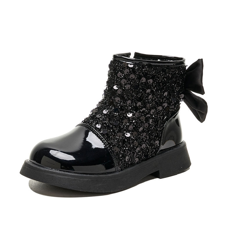 Zapato para niña con diseño brillante y atractivo en España