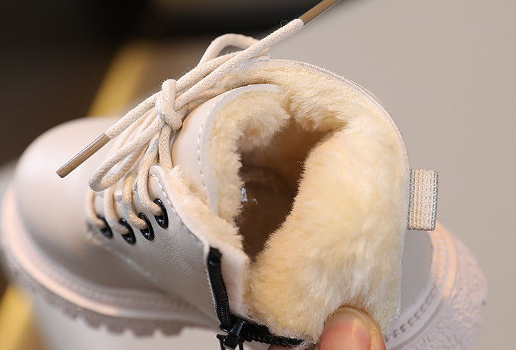 Botas de invierno con diseño práctico y resistente al frío en España