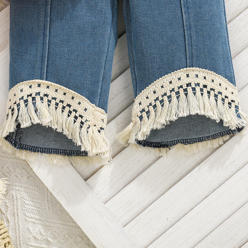 Conjunto de Blusa Acanalada Blanca y Vaqueros Clásicos