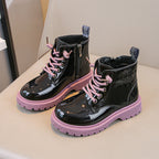 Bota de invierno brillante con estilo moderno para niños