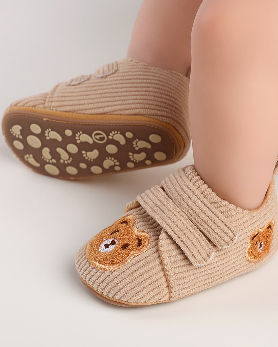 Zapatos bebé recién nacido de tela bordada con osito y cierre de velcro – calzado suave para bebés en España
