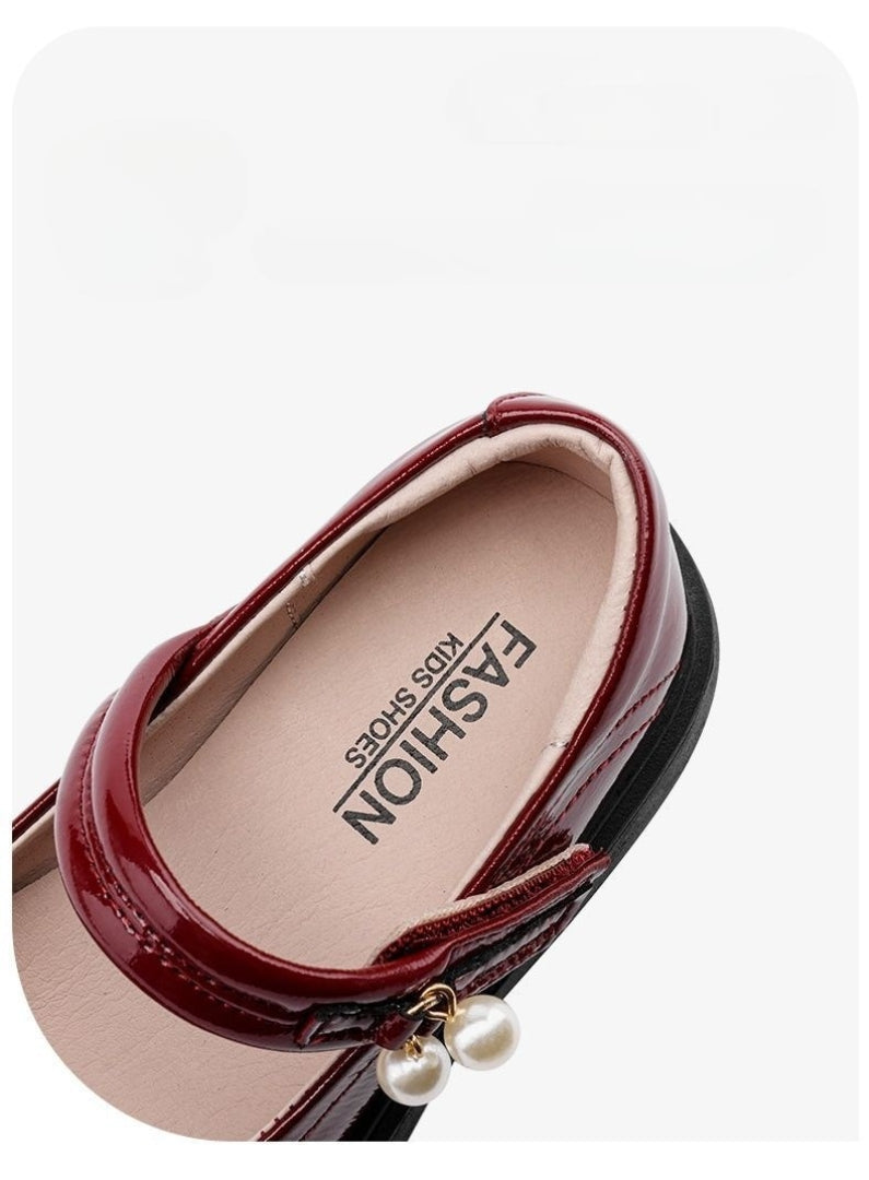 Zapato moderno y elegante para niña con diseño clásico en España