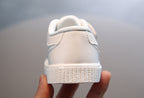 Zapato blanco de diseño moderno y ligero en España