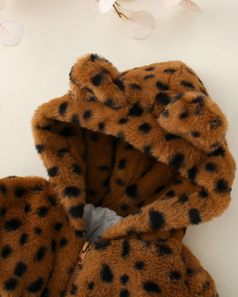 Abrigo niña invierno de pelo sintético con estampado de leopardo y capucha con orejitas en España