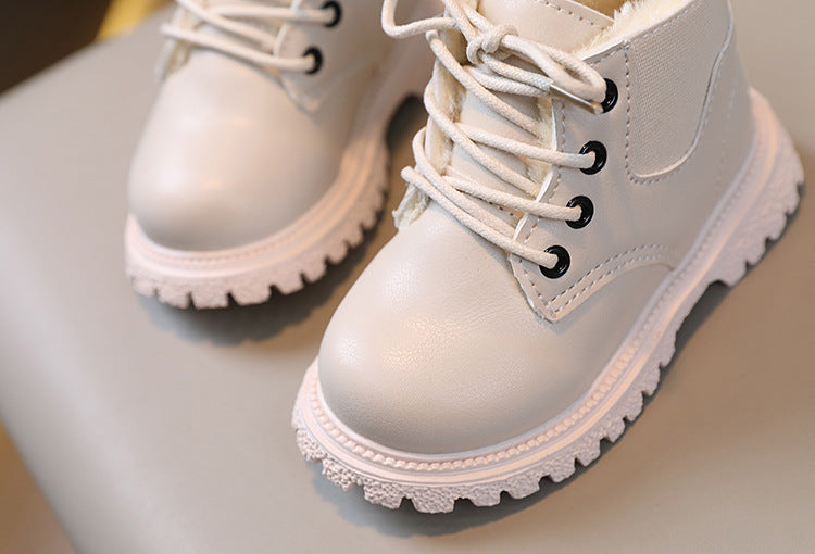 Botas de invierno con diseño práctico y resistente al frío en España