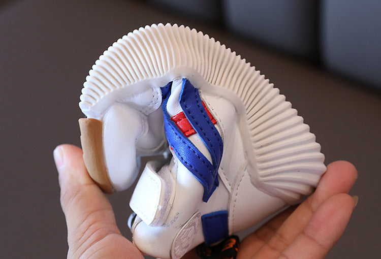 Zapato deportivo con diseño moderno para niños en España