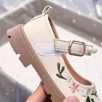 Zapato elegante para niña con diseño moderno en España