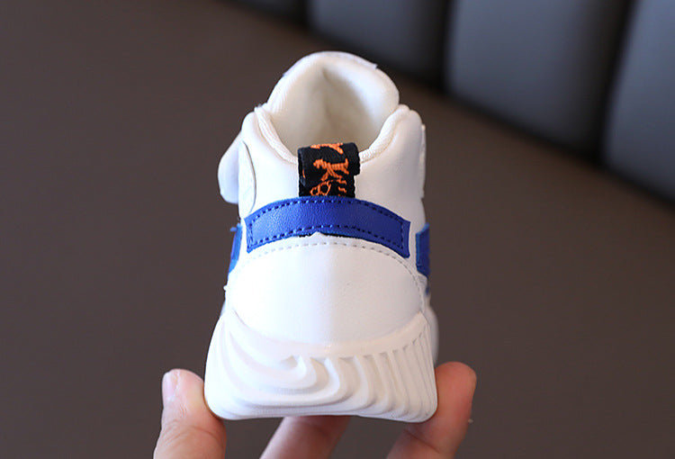 Zapato deportivo con diseño moderno para niños en España