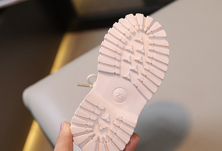 Botas de invierno con diseño práctico y resistente al frío en España