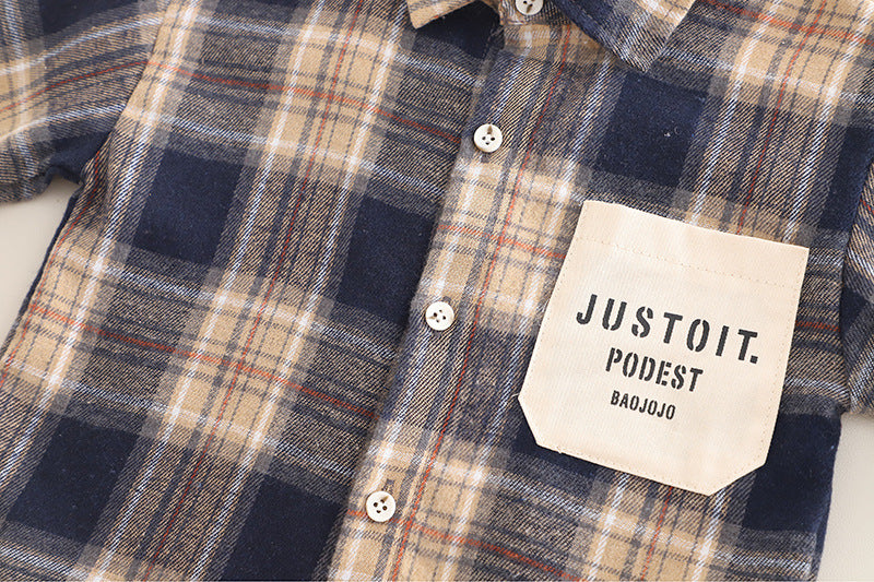 Conjunto niño 3 piezas de ropa niño: camiseta de algodón, camisa de cuadros y pantalón vaquero ancho cómodo en España