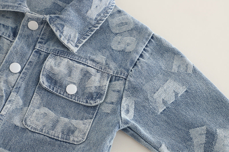 conjunto vaquero 3 piezas con chaqueta denim, camiseta de algodón y pantalón vaquero,Ideal para clima otoñal  en España
