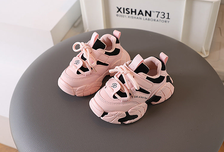 Zapato con diseño deportivo moderno