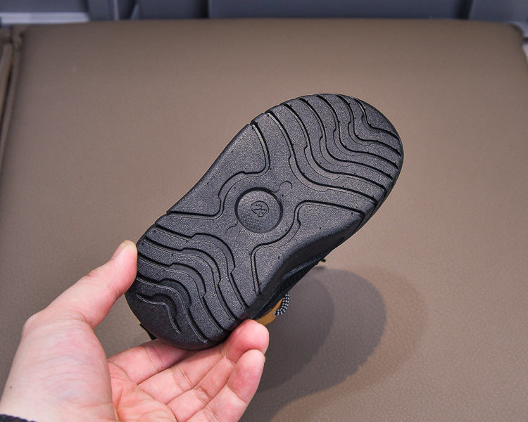 Zapato de invierno cálido con diseño moderno en España