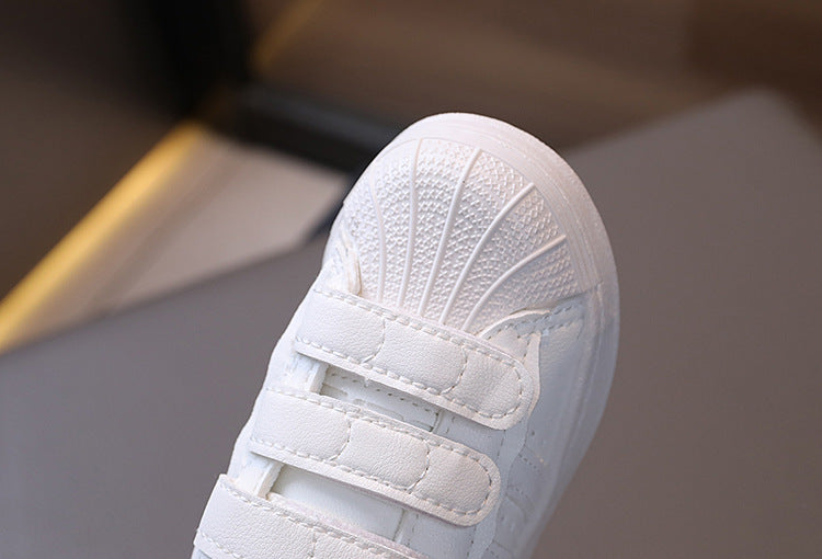 Zapato deportivo con diseño moderno