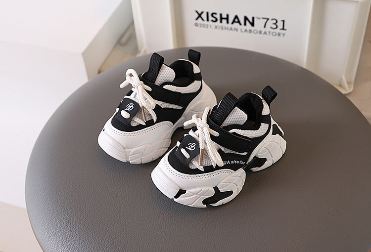 Zapato con diseño deportivo moderno