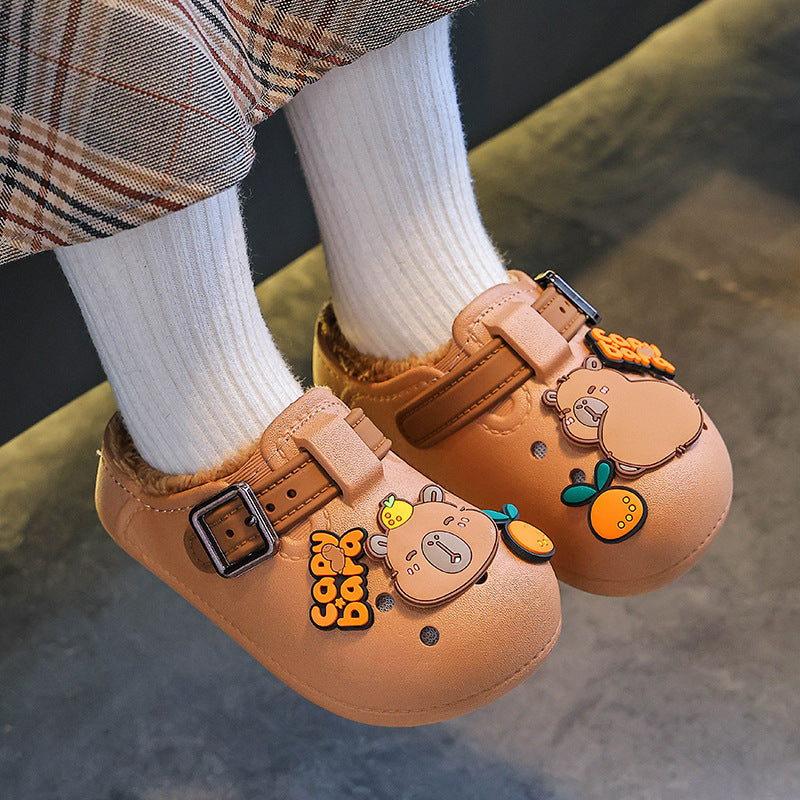 Pantuflas de invierno cálidas con diseño de dibujos animados en España