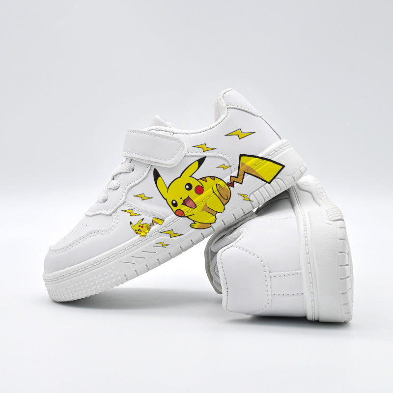 Zapato infantil blanco con diseño de dibujos animados. en España