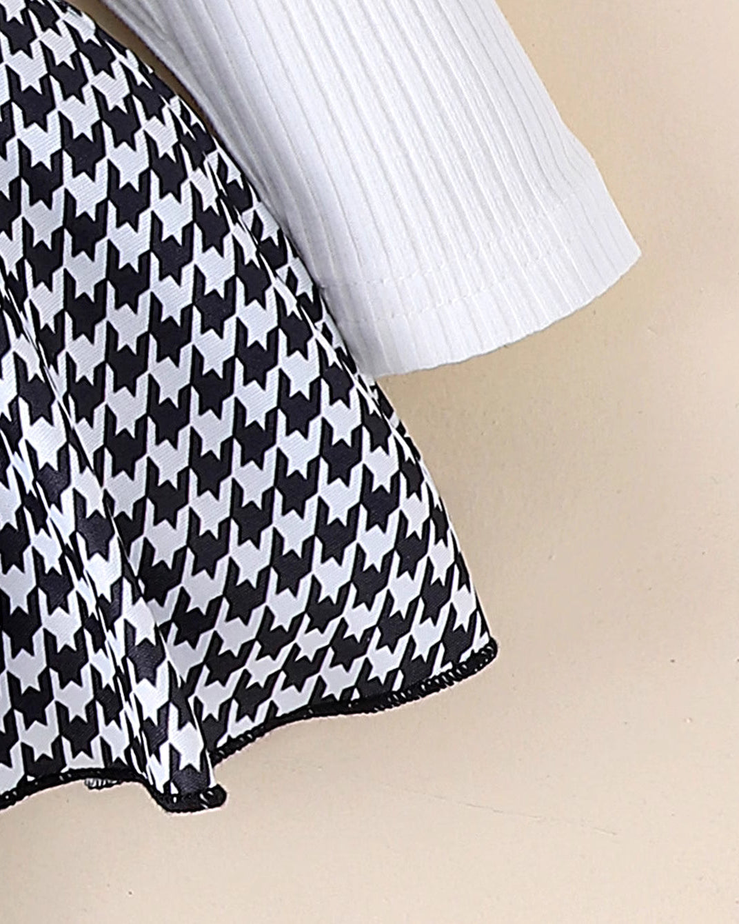 Conjunto niña elegante de cuadros con blusa de punto manga larga – ropa niña clásica moderna en España