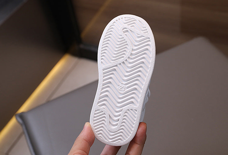 Zapato deportivo con diseño moderno