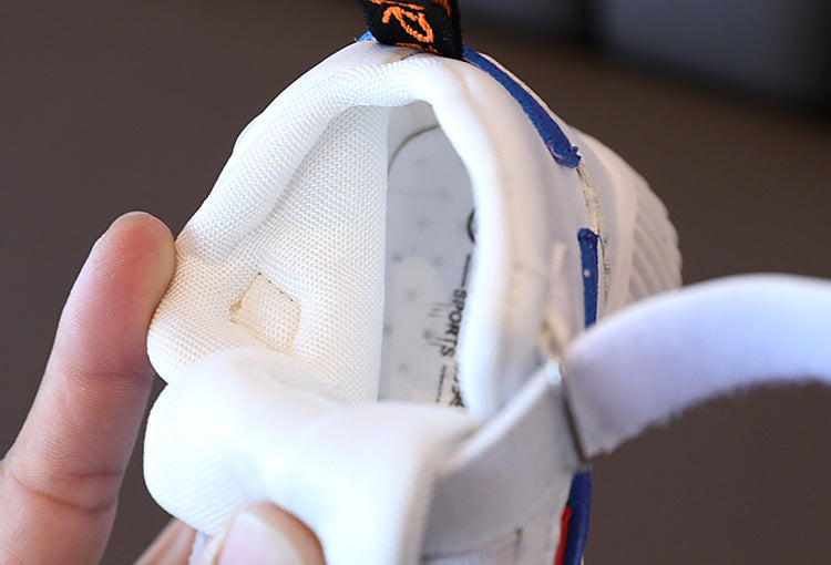 Zapato deportivo con diseño moderno para niños en España