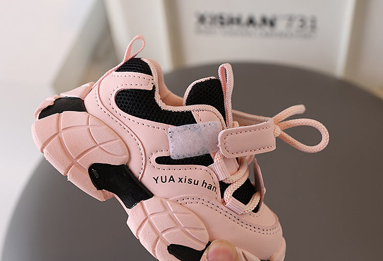 Zapato con diseño deportivo moderno