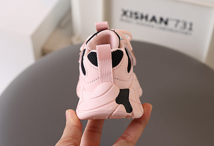 Zapato con diseño deportivo moderno