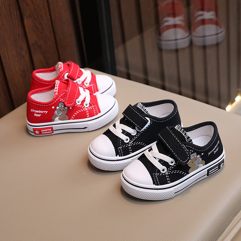 Zapato infantil con diseño de oso caricaturesco