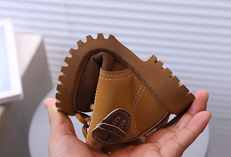 Zapato de invierno con forro suave y cálido, de diseño moderno en España