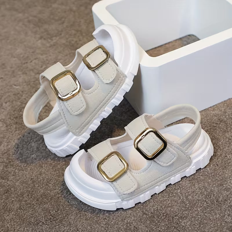 Comodidad en Cada Paso: El Calzado Ideal para el Verano de tu Pequeño