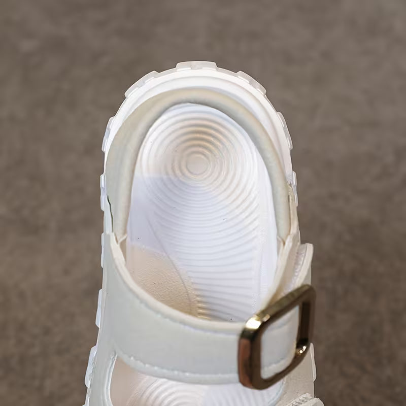 Comodidad en Cada Paso: El Calzado Ideal para el Verano de tu Pequeño