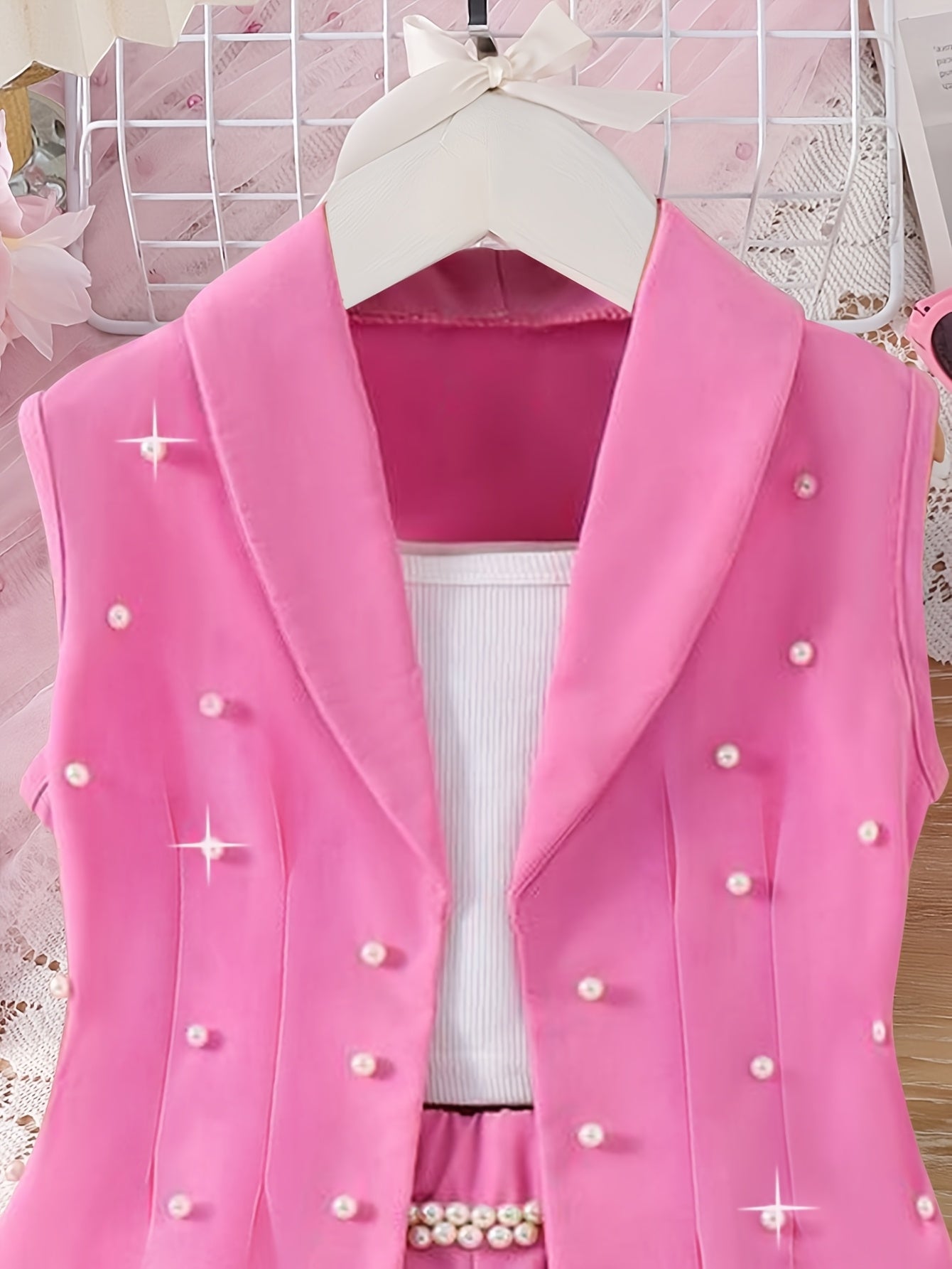 Conjunto de Chaleco y Pantalón Corto con Perlas