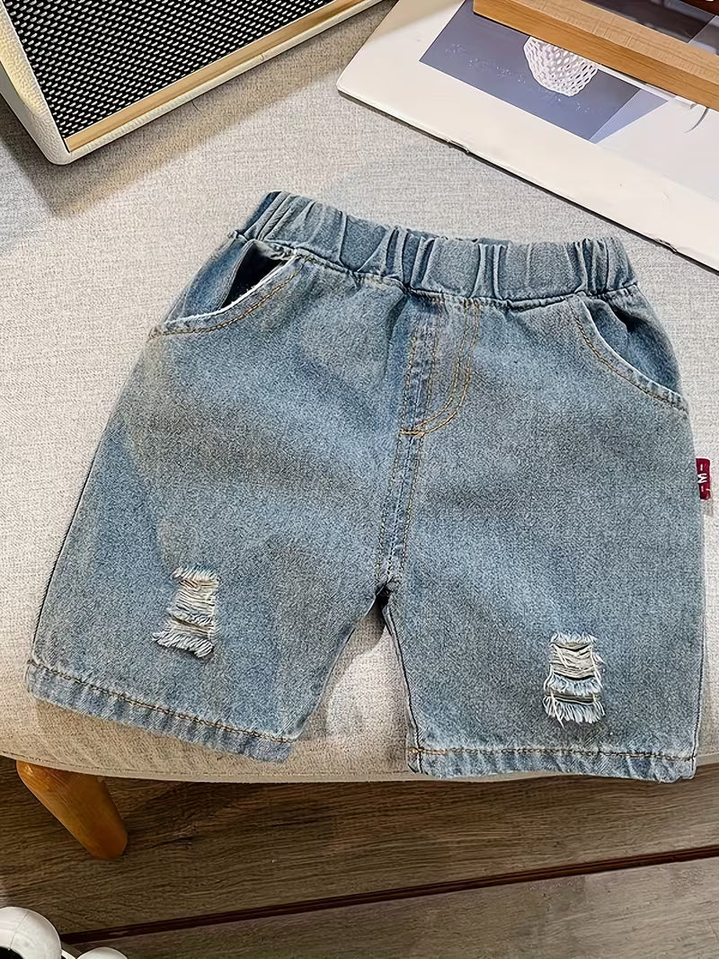 Conjunto Casual Urban Angel: Camiseta Gráfica Jeans con Roturas